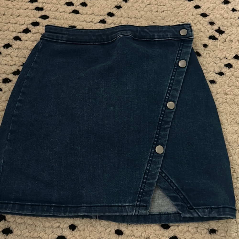 We the free mini skirt in great condition and very flattering on size 4